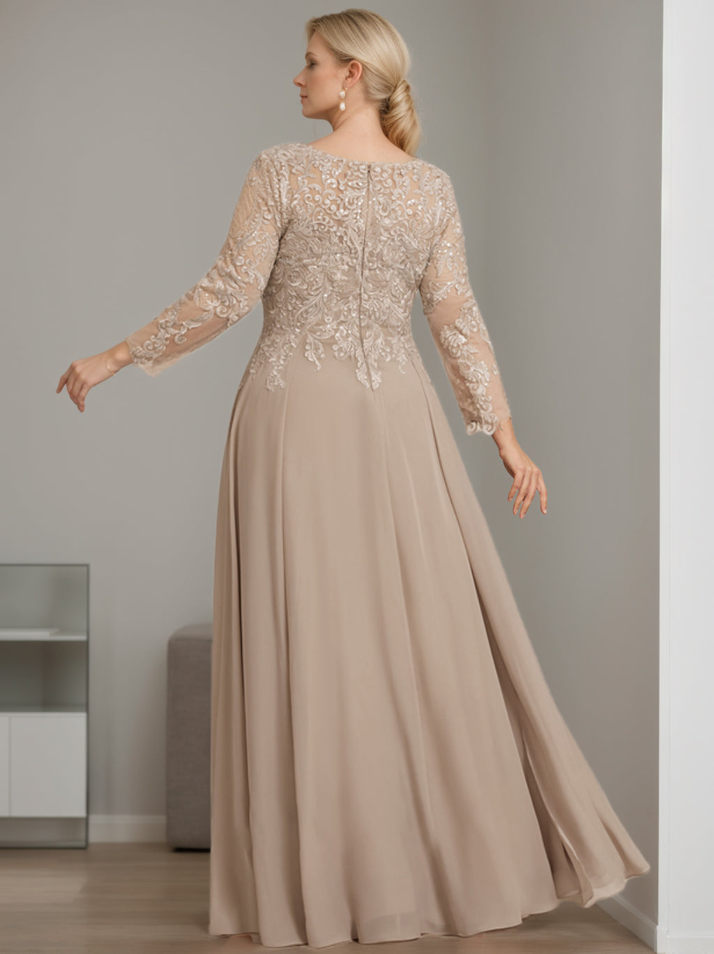 A-Line/Princess V-Neck 3/4 Length Sleeves Floor-Length Plus Size Mother of the Bride Dresses with Sequins - 이미지 2