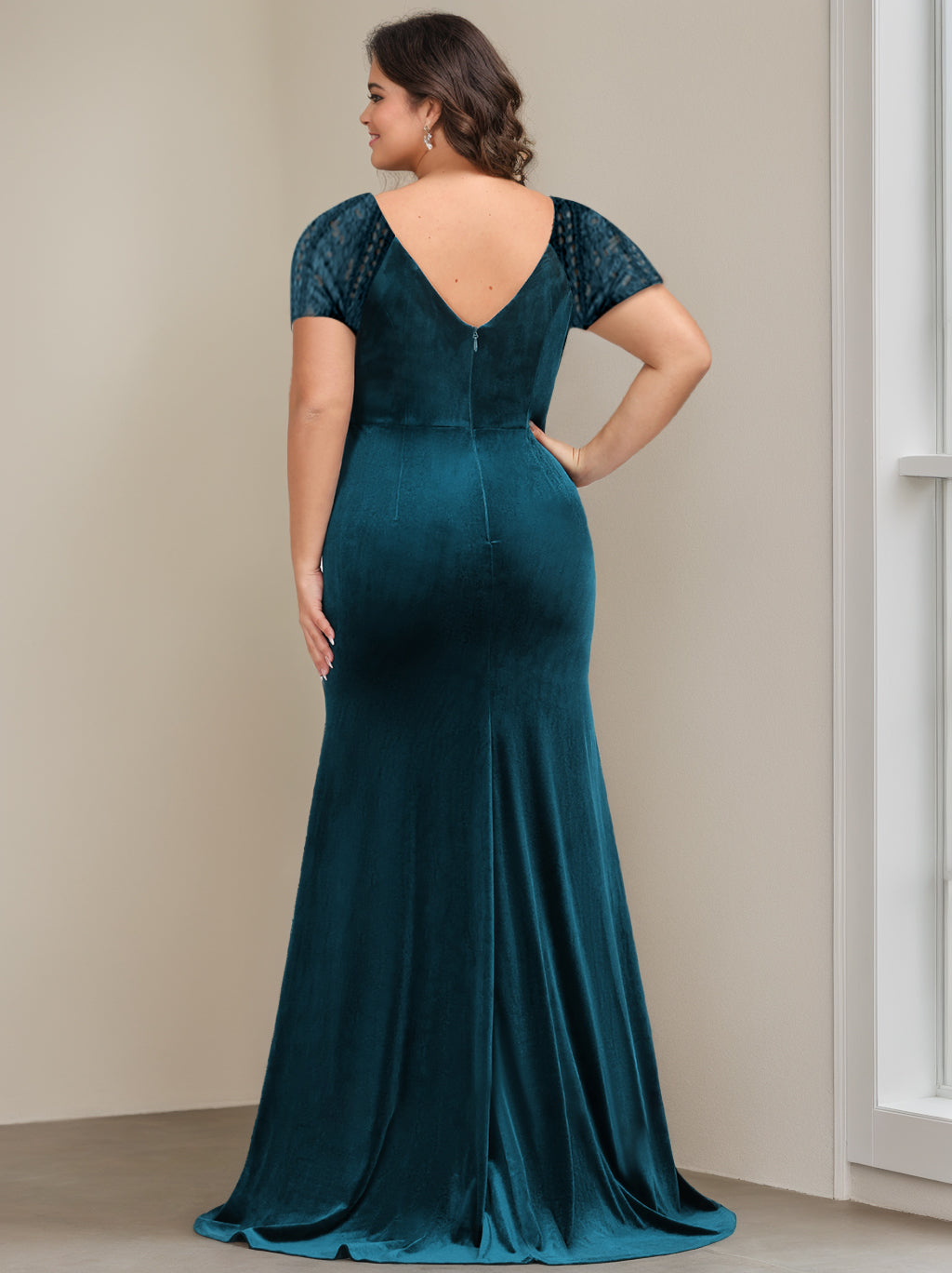 Trumpet/Mermaid V-Neck Short Sleeves Floor-Length Plus Size Velvet Mother of the Bride Dresses with Ruffles & Appliques - 画像 (2)