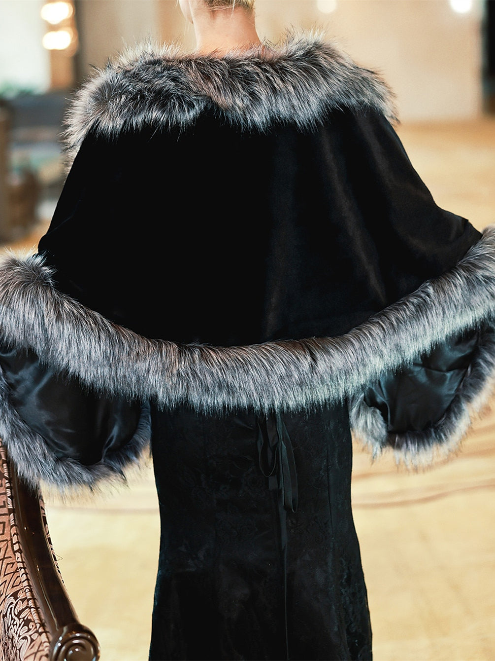 Women's Wrap Elegant Keep Warm Sleeveless Terylene Wedding Wraps With Feathers / Fur For Wedding Fall & Winter - Image 2