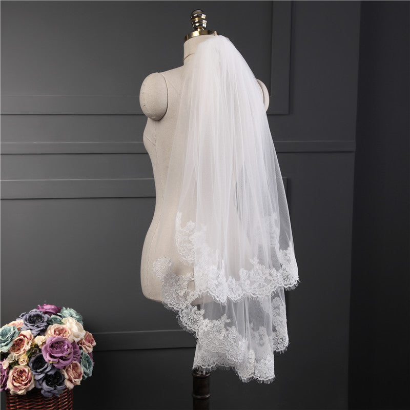Two-tier Stylish Wedding Veil with Appliques - 画像 (2)