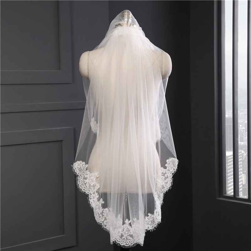 Two-tier Stylish Wedding Veil with Appliques - 画像 (3)