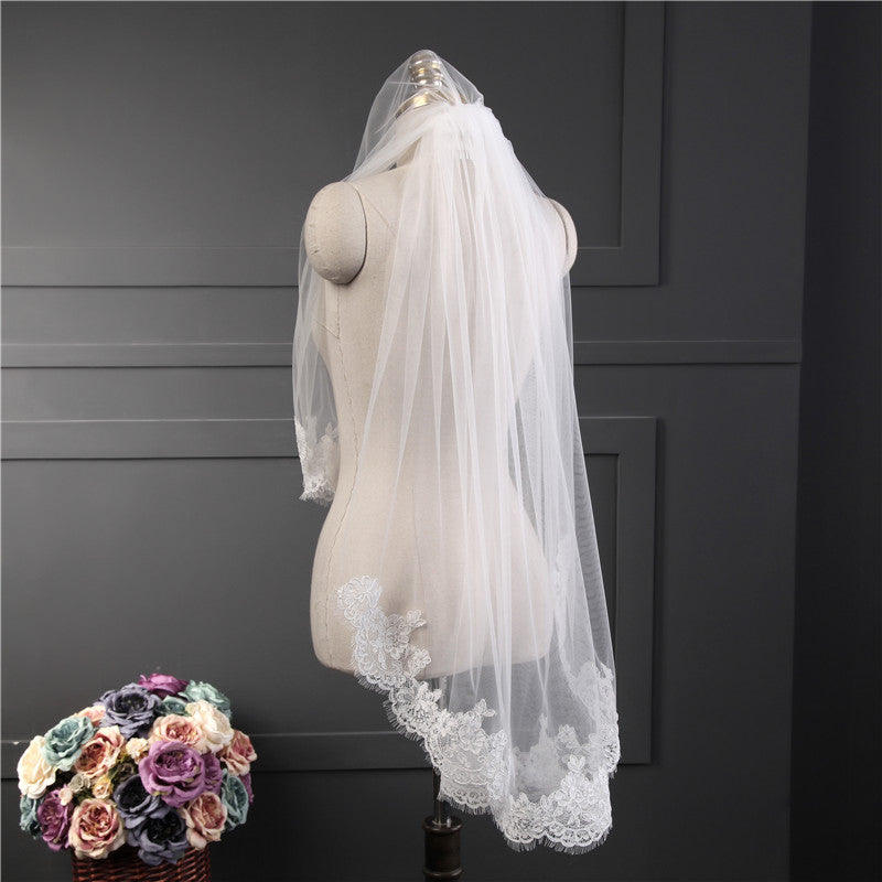 Two-tier Stylish Wedding Veil with Appliques - 画像 (5)