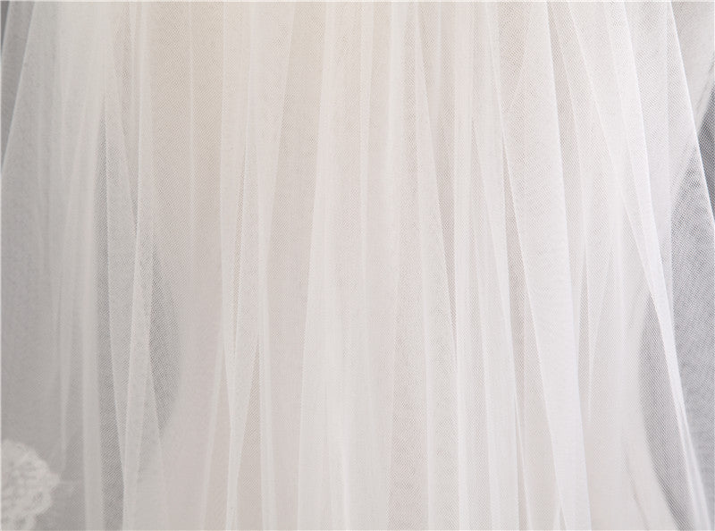 Two-tier Stylish Wedding Veil with Appliques - 画像 (8)