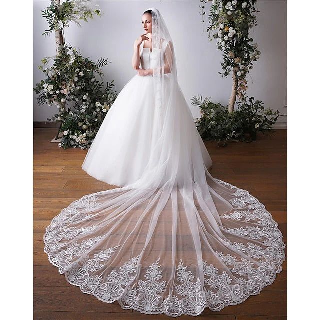 One-tier Lace Wedding Veils with Applique Edge - 이미지 3