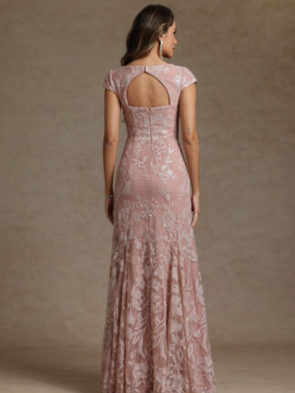 Sheath/Column Sweetheart Short Sleeves Mother of the Bride Dresses with Sequins