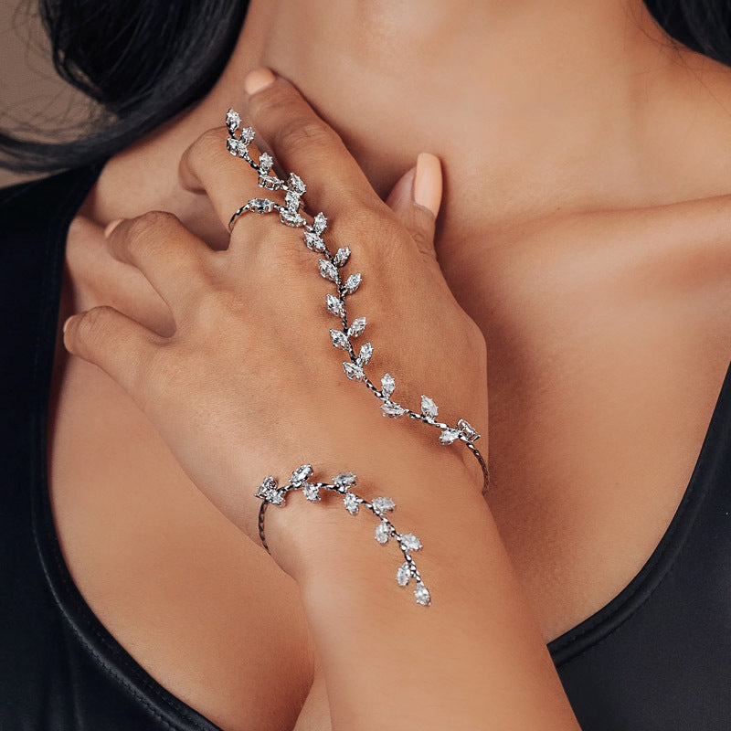Stylish Rhinestone Simple Linking Finger Bracelet - Image 5