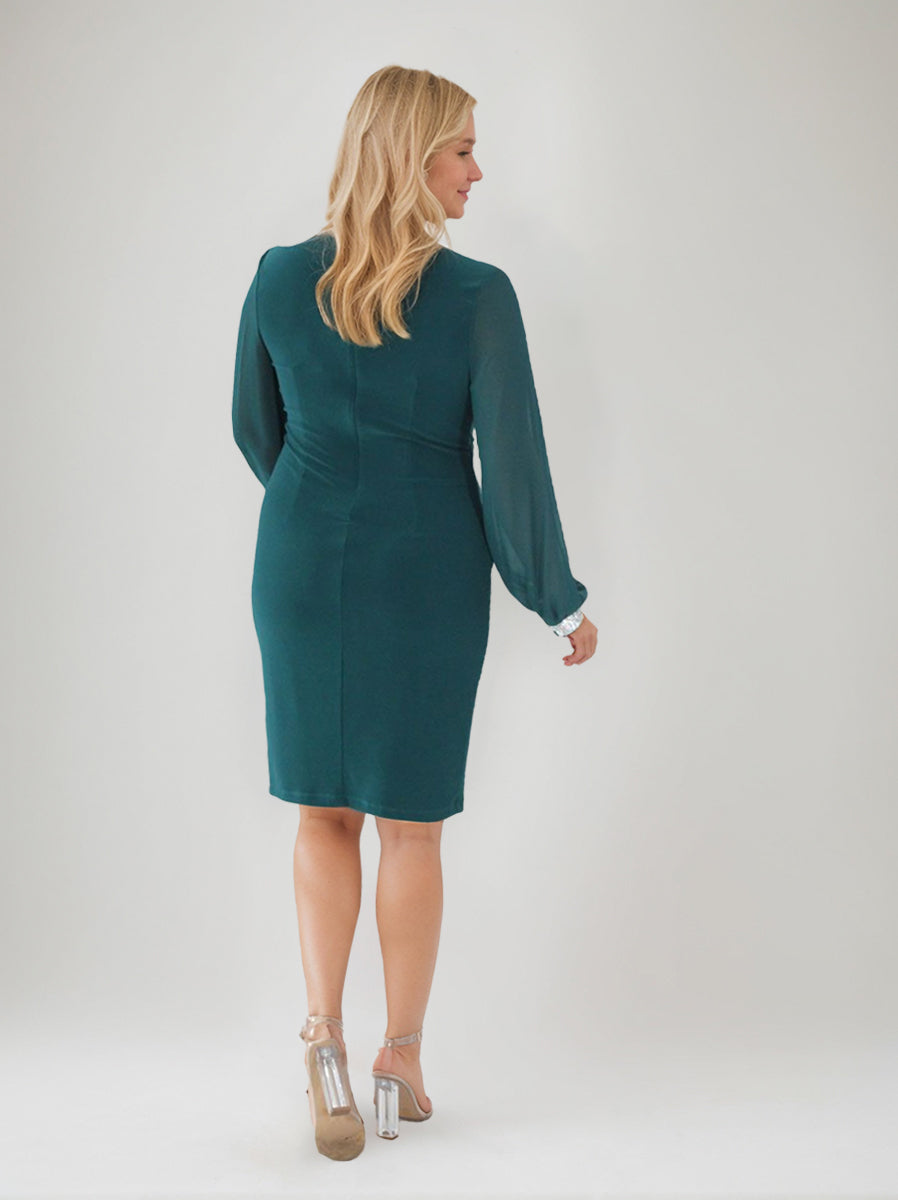 Sheath/Column V-Neck knee-Length Ruched Plus Size Mother of the Bride Dresses with Rhinestone - 이미지 3