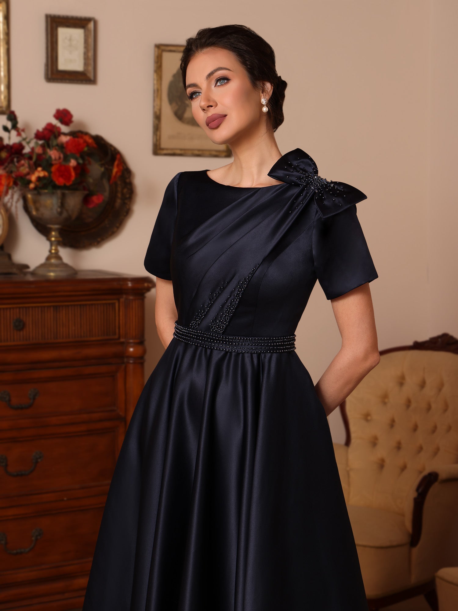A-Line/Princess Scoop Satin Mother of the Bride Dresses Tea-Length Short Sleeves Beading Bowknot - Image 4