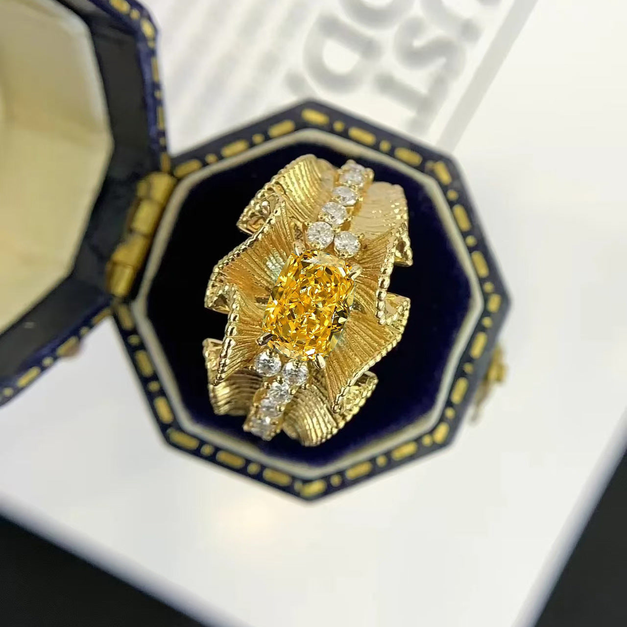 Vintage Yellow Diamond Lace Frill Wrought Gold Women's Ring - Image 6