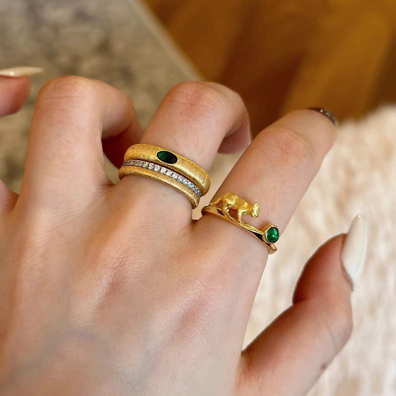 Vintage Brushed Cat Emerald Two Tone Bar Ring - 이미지 3