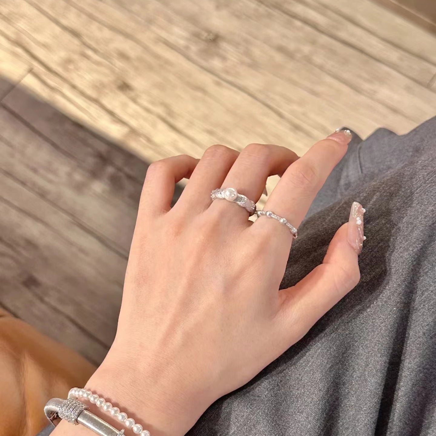 Medieval Style Minimalist Luxury Pearl Ring - Image 4