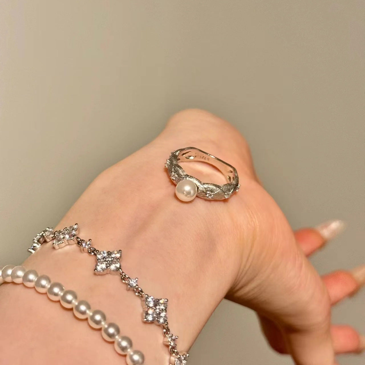 Medieval Style Minimalist Luxury Pearl Ring - Image 5