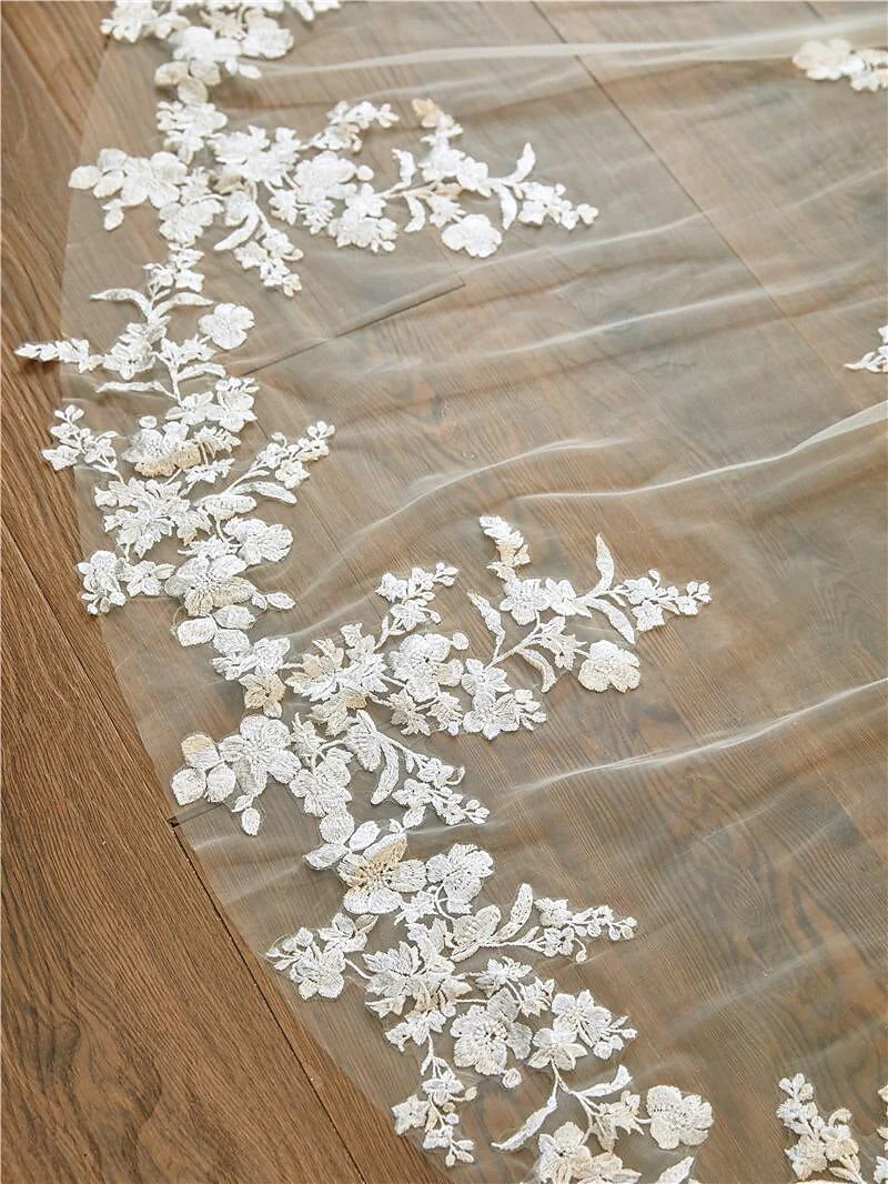 One-tier Lace Applique Wedding Veil Cathedral Veils with Embroidery - 画像 (6)
